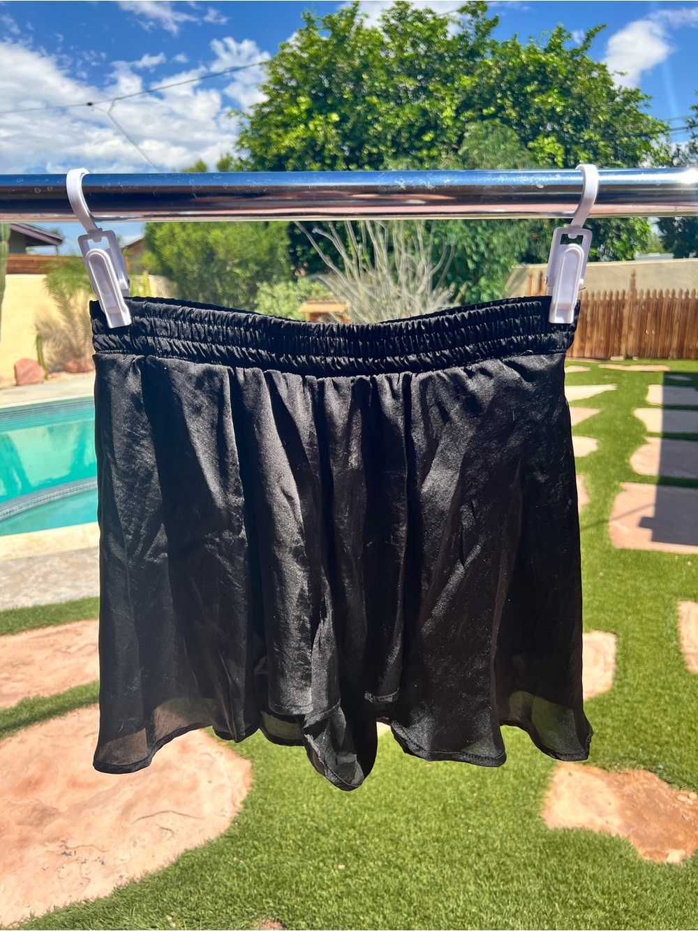 Black Women's Elastic Waist Satin-Look Skort